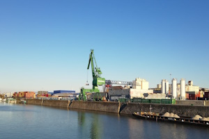 Rundgang durch den Osthafen – Zwischen Sumpf und Skyline